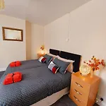 Elegant And Central Two Bedrooms House