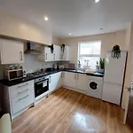 Elegant And Central Two Bedrooms House