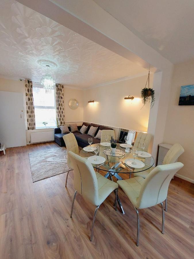 Leilighet Elegant And Two Bedrooms House