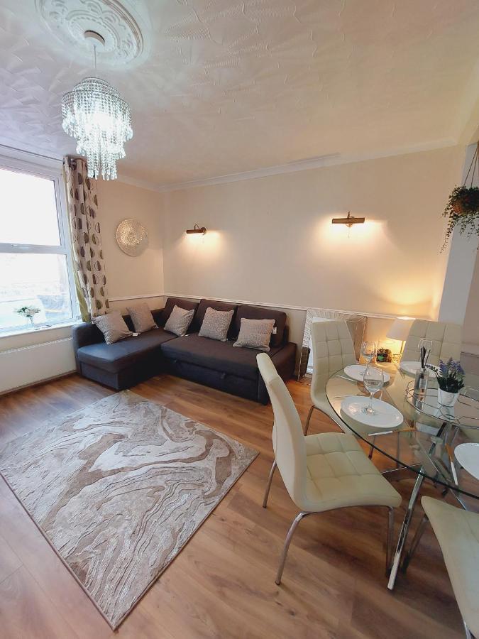 Leilighet Elegant And Two Bedrooms House *