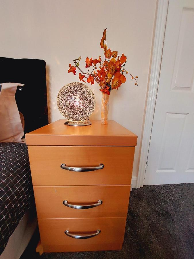 Elegant And Two Bedrooms House Bristol